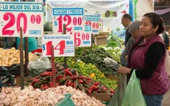 Inflación en México puede dispararse por estos factores, advierte Banxico