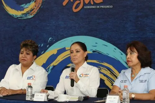 Agosto mes del abue y los festeja el DIF Estatal, Municipal y la BUAP