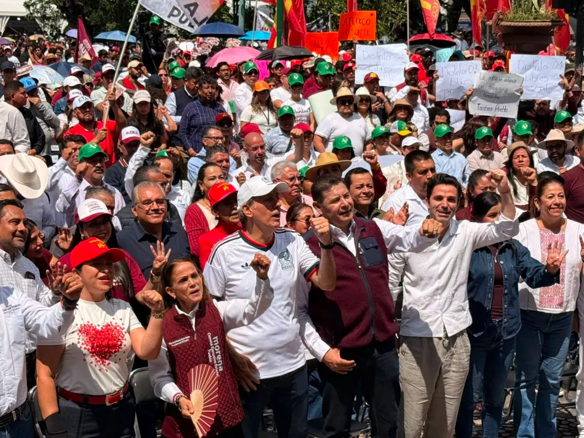 morena-zocalo-pue-apoyo-a-sheinbaum