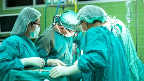 Regulan cirugías estéticas para evitar muerte de pacientes