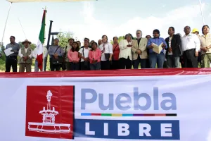 Toman protesta en San Pedro integrantes de Puebla Libre