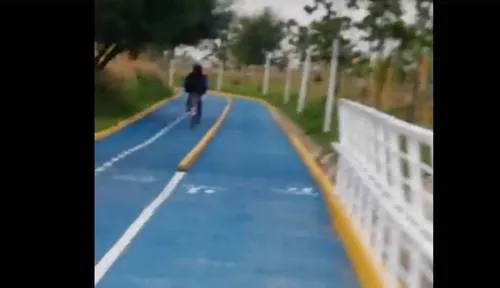 Usuaria denuncia acoso en la ciclopista del Periférico