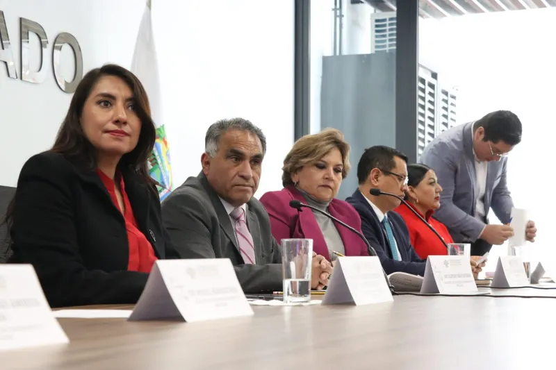 Señalización y concientización para respetar espacios destinados a personas con discapacidad, solicita Comisión del Congreso