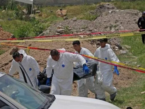 Encuentran ocho cuerpos en fosa de El Salto, Jalisco
