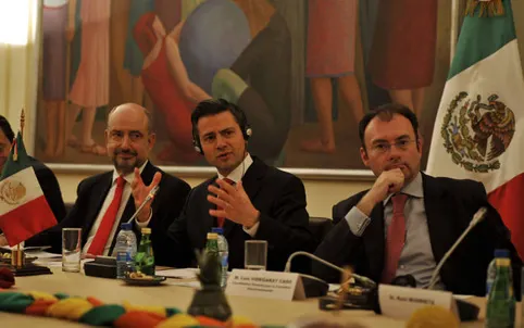 EPN se reúne con empresarios franceses