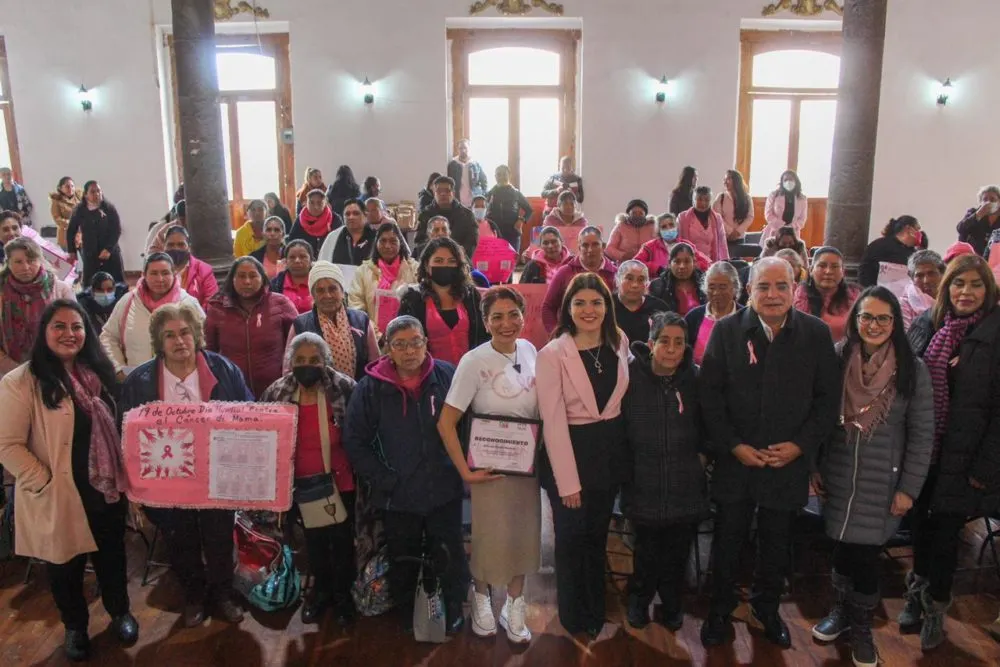 Plática preventiva del cáncer de mama en Zacatlán