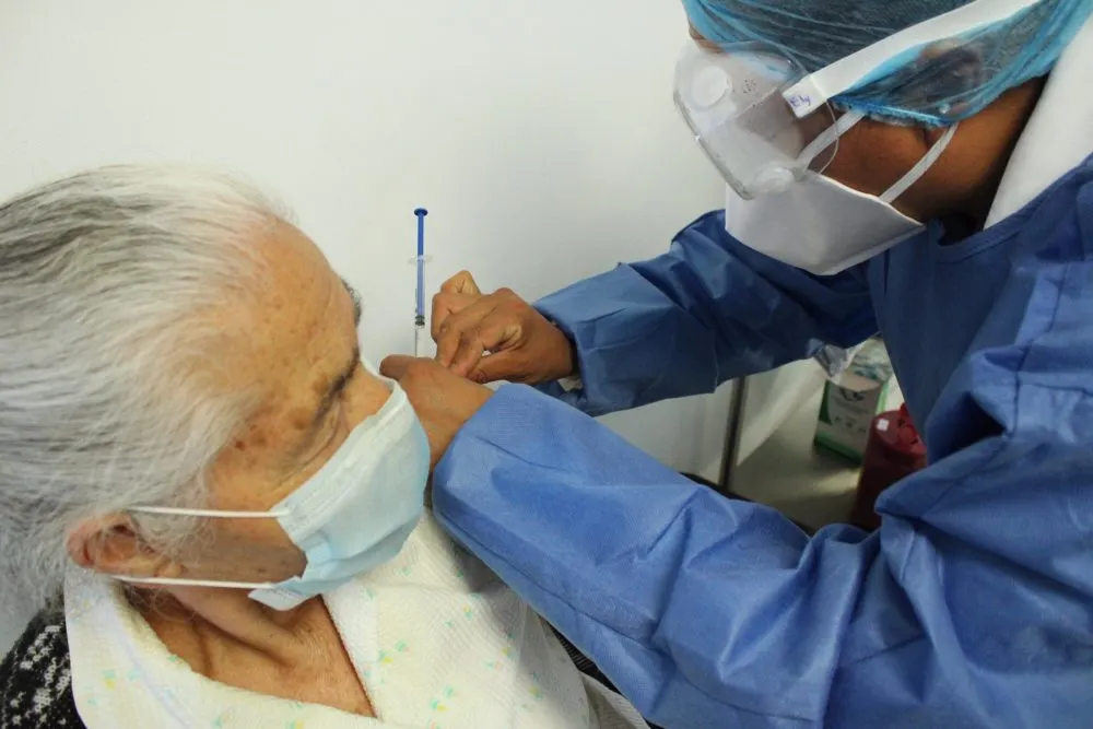 Más de 524 mil abuelitos han recibido la vacuna anti-Covid en Puebla