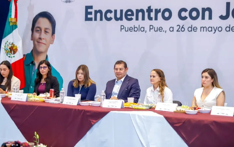 armenta-encuentro-con-jovenes