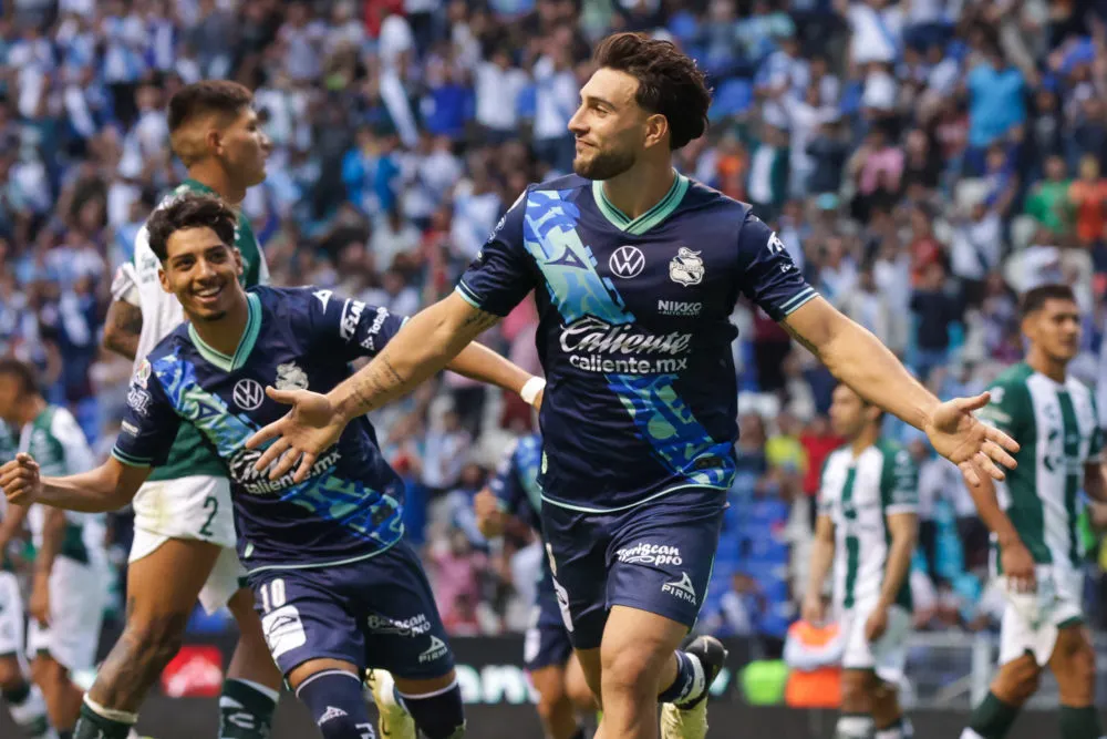 Puebla inicia el torneo venciendo a Santos con un penal dramático
