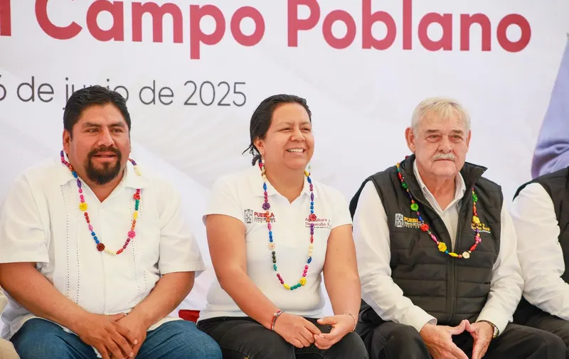 gob-pue-entrega-apoyos-campo-huatlatlauca