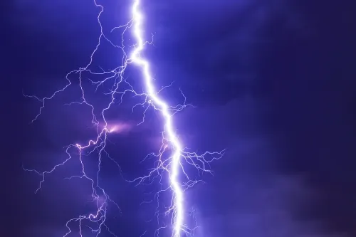 Rayos matan a 32 personas en India