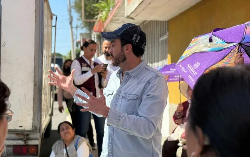 tono-lopez-canasta-del-ahorro-agua-santa