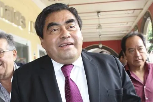 Barbosa se retracta; sí le interesa la gubernatura de Puebla