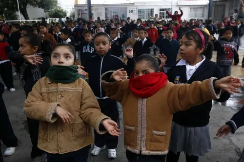 Cumplen escuelas con horario de Inverno en Puebla: SEP