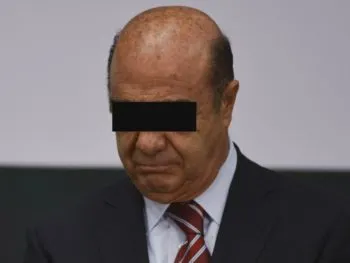 Jesús Murillo Karam es trasladado al Instituto Nacional de Cardiología