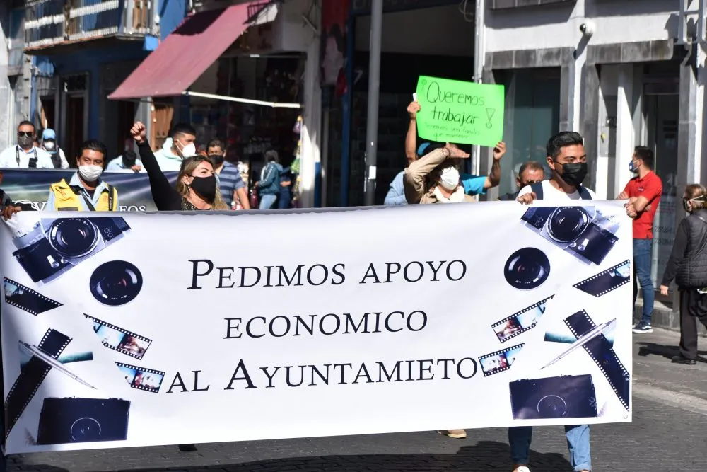 Fotógrafos piden nuevamente apoyos económicos, tienen 1 año sin trabajar