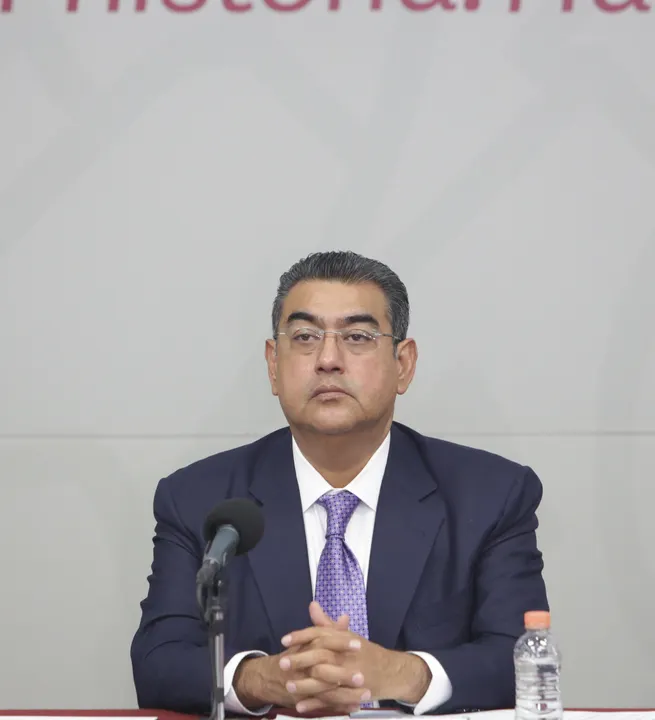 Todo mundo sigue firme en el gabinete : Céspedes Peregrina