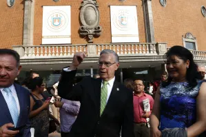 RMV, candidato natural a la presidencia, asevera Derbez