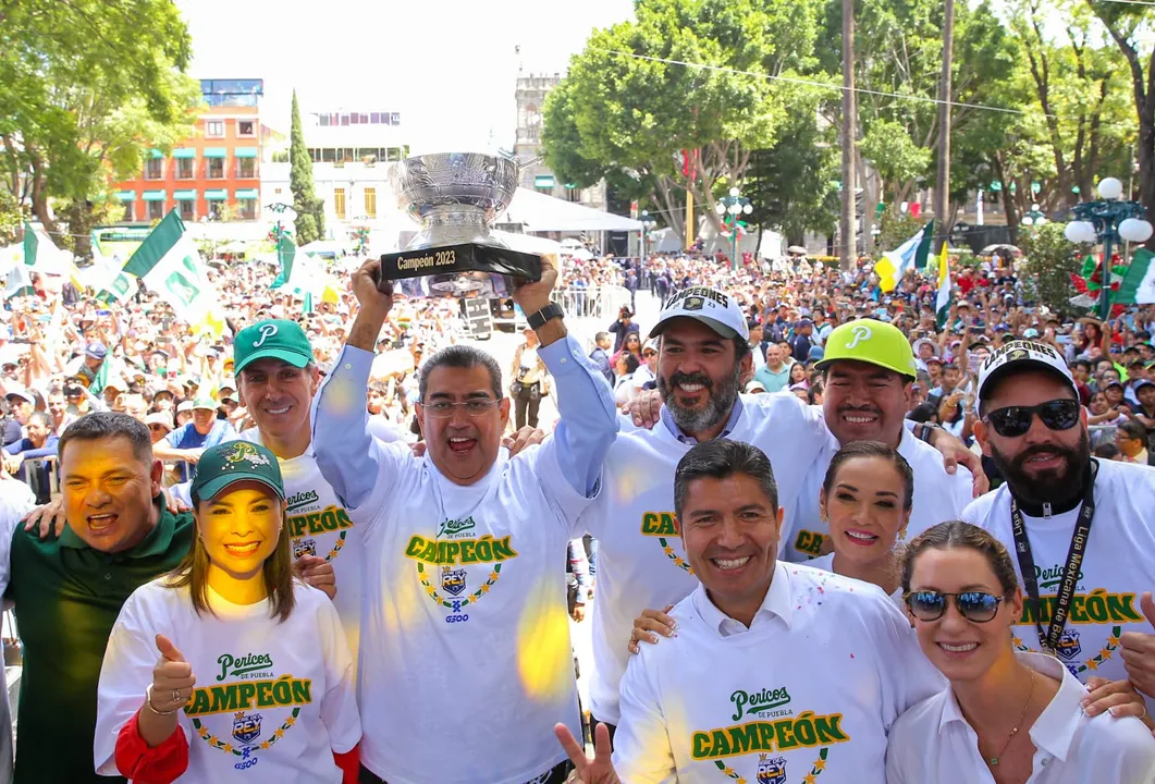 Puebla festeja el campeonato de los Pericos: Gobernador y alcalde reconocen labor del equipo