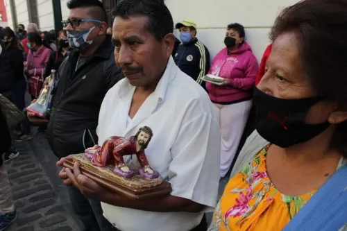 Devotos de la imagen del Señor de las Maravillas celebran su día