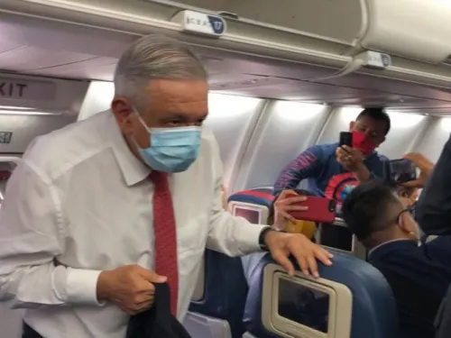 Llega López Obrador a EU para encuentro con Trump
