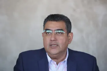 Gobernador substituto: artículo 74 no inhabilita a Sergio Salomón