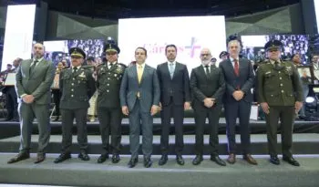 Gobierno estatal y sector empresarial reconocen labor de servidores públicos