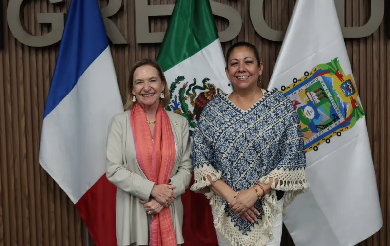 Recibe Congreso de Puebla la visita de la embajadora de Francia en México
