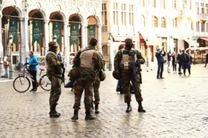 Policía belga encuentra más explosivos en relación con atentados