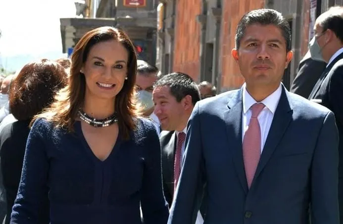 Aventaja Eduardo Rivera a los primos Mier en la carrera rumbo al 2024, según encuesta de C&E