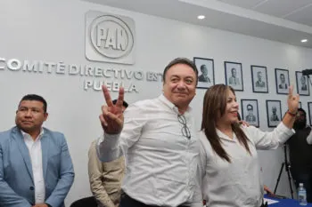 Se registra Felipe Velázquez como aspirante a la dirigencia estatal del PAN; va con Rocío Sánchez