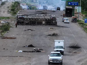 Urge CNDH diálogo entre CNTE y gobierno