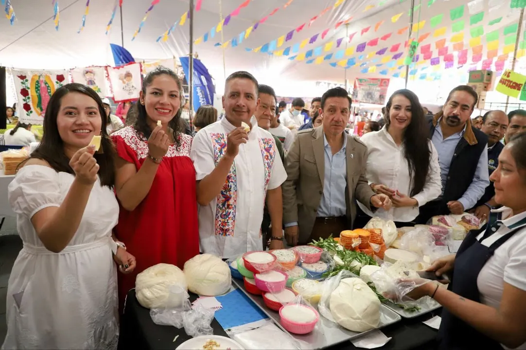 Inaugura Edmundo Tlatehui la edición 22 de la Feria del Queso 2023 de Santa María Tonantzintla