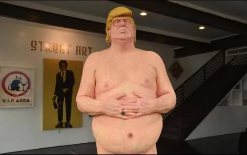 Subastan estatua de Donald Trump desnudo en 28 mil dólares