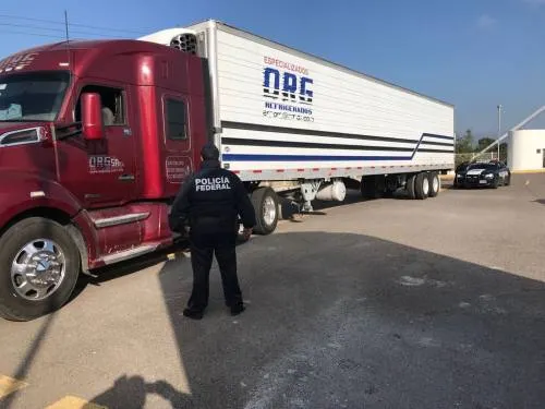 Cargamento con embutidos con valor de 500 mil pesos recuperó la Policía Federal en Ciudad Serdán