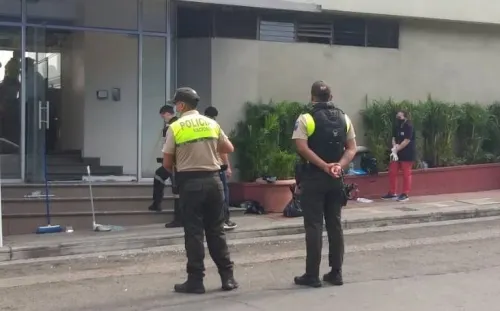 Detonan artefacto en canal de televisión en Guayaquil, foco del coronavirus en Ecuador