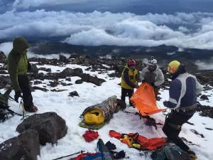 Alpinistas rescatan austriaco accidentado en el Citlaltépetl