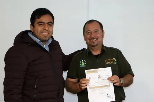 Entrega SDR primeras 8 credenciales a oficiales de sanidad e inocuidad pecuaria