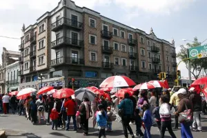 Morena marcha contra privatización del agua en Puebla