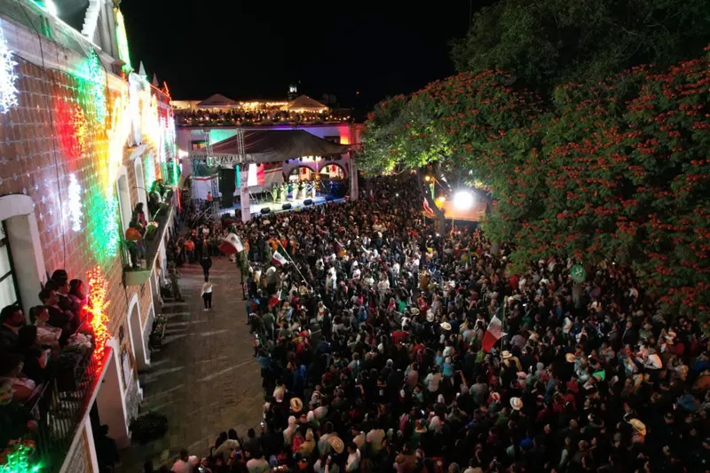 Ariadna Ayala encabeza por cuarta ocasión el Grito de Independencia en Atlixco
