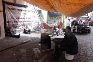 Para terminar con plantón, Sedatu otorga bonos de construcción a la UNTA