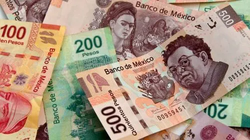 Dólar, en 20.36 pesos, luego de firma del T-MEC y previo a toma de protesta de AMLO