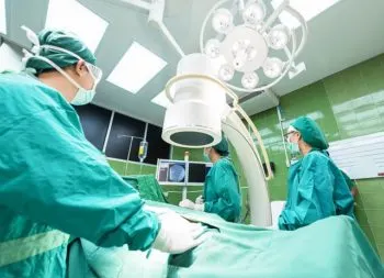 Fallece adolescente tras dar a luz en Acatzingo; familiares denuncian negligencia médica