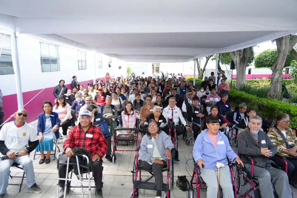 MariElise Budib y Pepe Chedraui entregaron 122 aparatos funcionales a personas con discapacidad