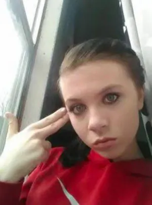Niña de 12 años transmite su suicidio en vivo a través de facebook
