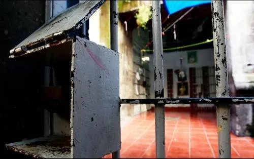 Dictan condena de 111 años de prisión a violador de autobús ETN