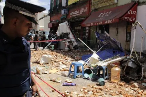 Reportan 10 muertos en la entidad poblana tras sismo de 7.1 grados