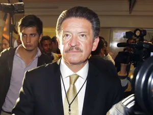 Carlos Navarrete, nuevo presidente del Partido de la Revolución Democrática