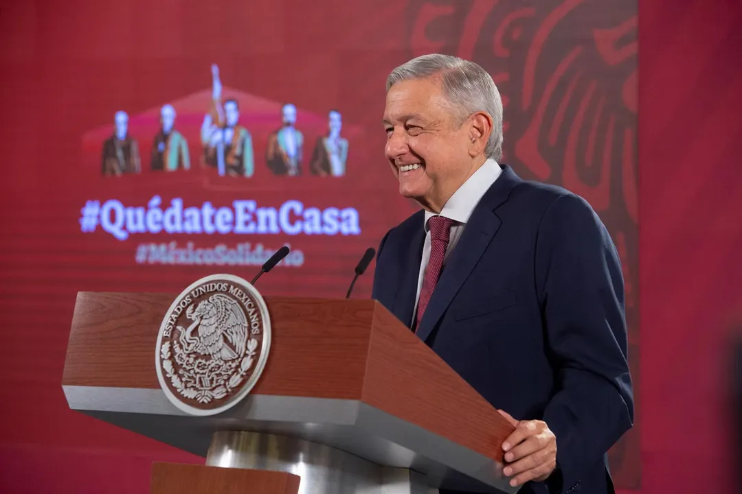 AMLO ingresa al hospital militar para revisión de rutina