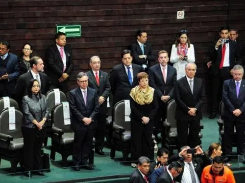 Con o sin Ley de Remuneraciones, Morena va por reducción de salarios de alta burocracia
